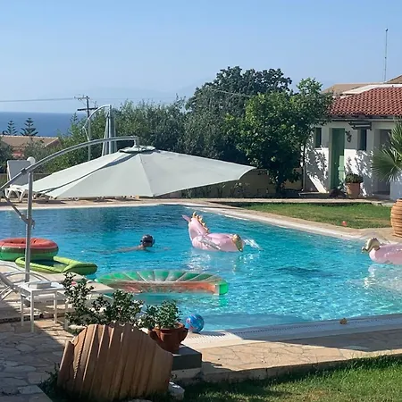 Eleni Fuer 20 Personen Auf Korfu Hébergement de vacances Akharavi